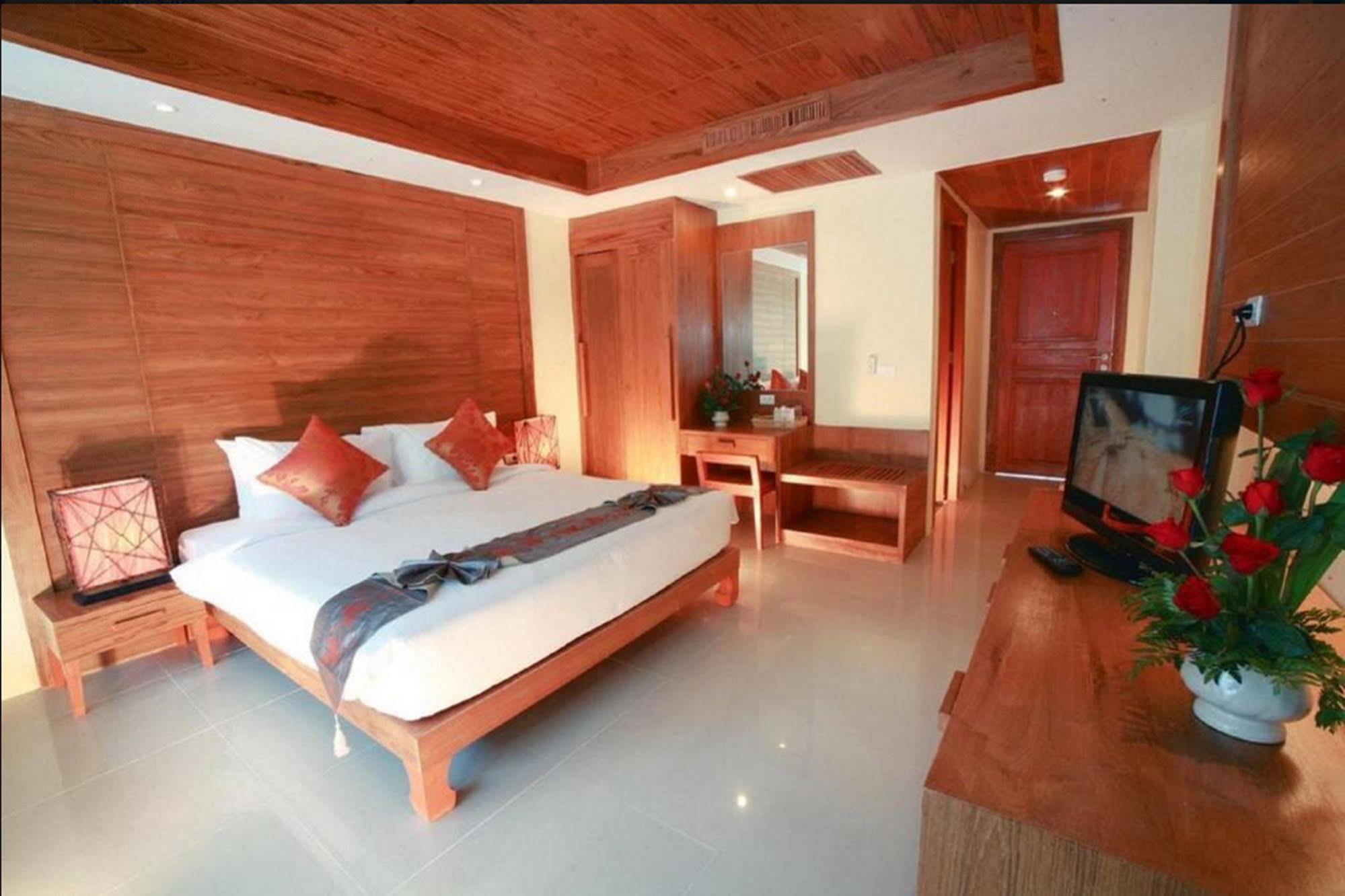 Honey Resort, Kata Beach Екстериор снимка