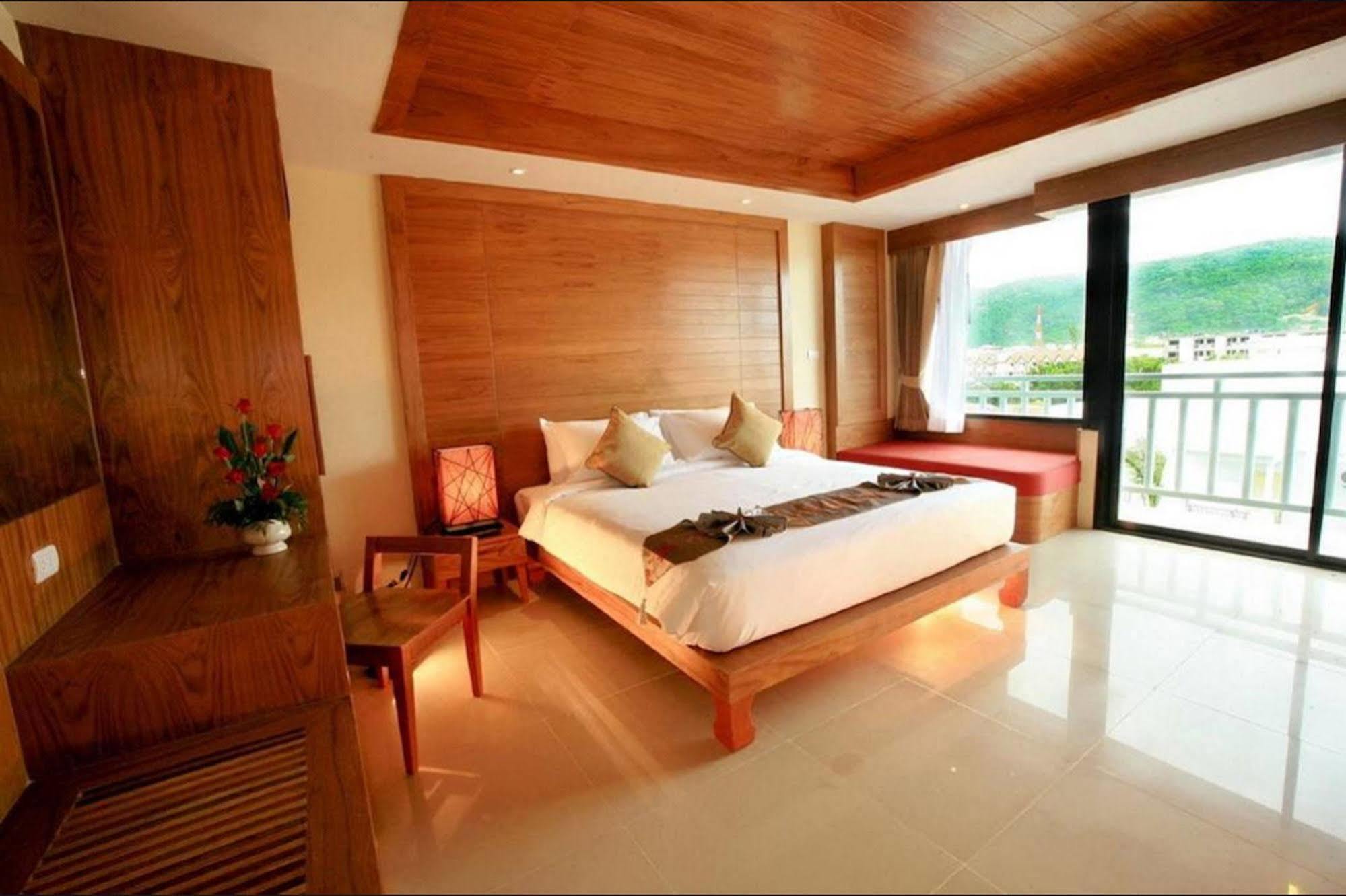 Honey Resort, Kata Beach Екстериор снимка